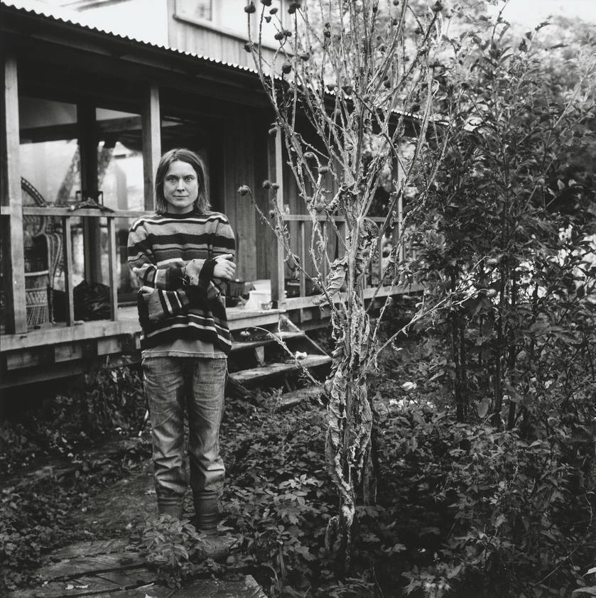 Sarah Lucas, Suffolk, 2011 by Johnnie Shand Kydd © Johnnie Shand Kydd. All Rights Reserved, DACS/Artimage 2018. Photo: Johnnie Shand Kydd Sarah Lucas, Suffolk, 2011