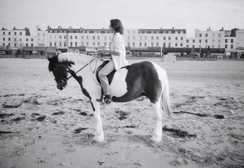 Tracey Emin making Riding for a Fall, Margate, 1998 by Johnnie Shand Kydd © Johnnie Shand Kydd. All Rights Reserved, DACS/Artimage 2017. Photo: Johnnie Shand Kydd Tracey Emin making Riding for a Fall, Margate, 1998