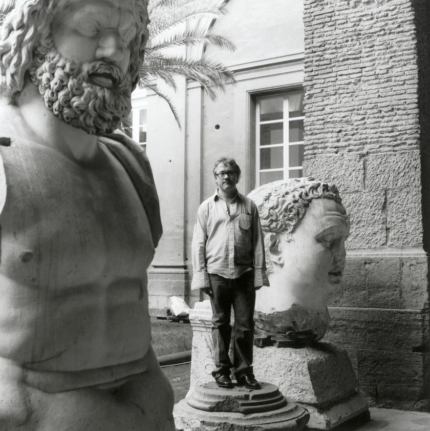 Damien Hirst, Museo Archeologico Nazionale, Napoli, 2004 by Johnnie Shand Kydd © Johnnie Shand Kydd. All Rights Reserved, DACS/Artimage 2018. Photo: Johnnie Shand Kydd Damien Hirst, Museo Archeologico Nazionale, Napoli, 2004