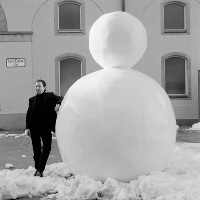 Gary Hume outside Kunsthaus, Bregenz, Austria, 2004