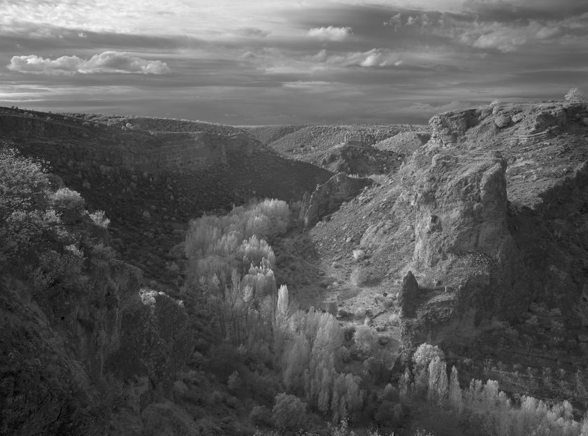 Río Dulce & Pelegrina (castle) 23, Spain, 2014 by John Davies © John Davies. All Rights Reserved, DACS/Artimage 2018 Río Dulce & Pelegrina (castle) 23, Spain, 2014