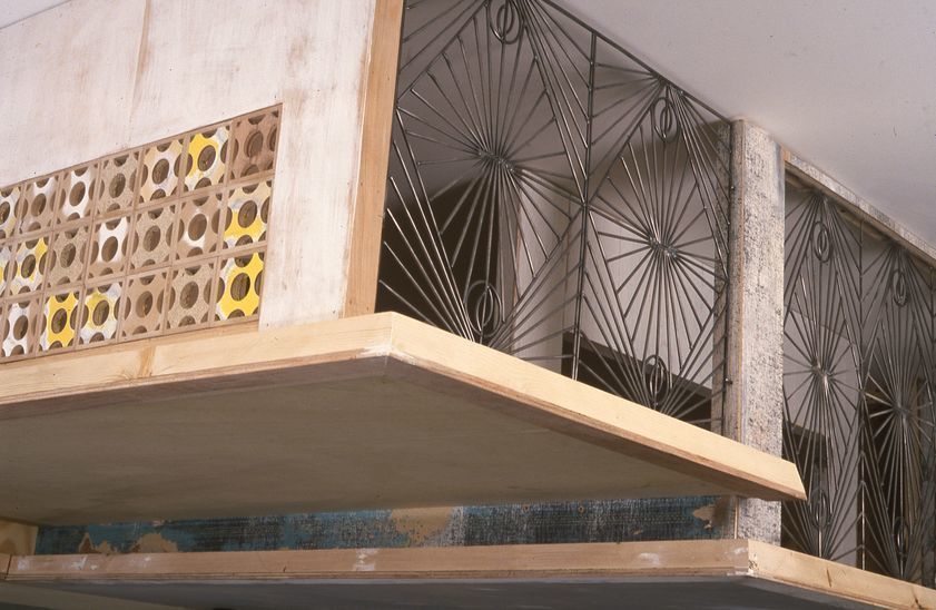 Inverted Retrograde Theme, USA (House for a Song Bird) (2002) by Simon Starling © Simon Starling. All Rights Reserved, DACS/Artimage 2018. Image courtesy Casey Kaplan Gallery, New York. Photo: Erma Eastwick Inverted Retrograde Theme, USA (House for a Song Bird) (2002)