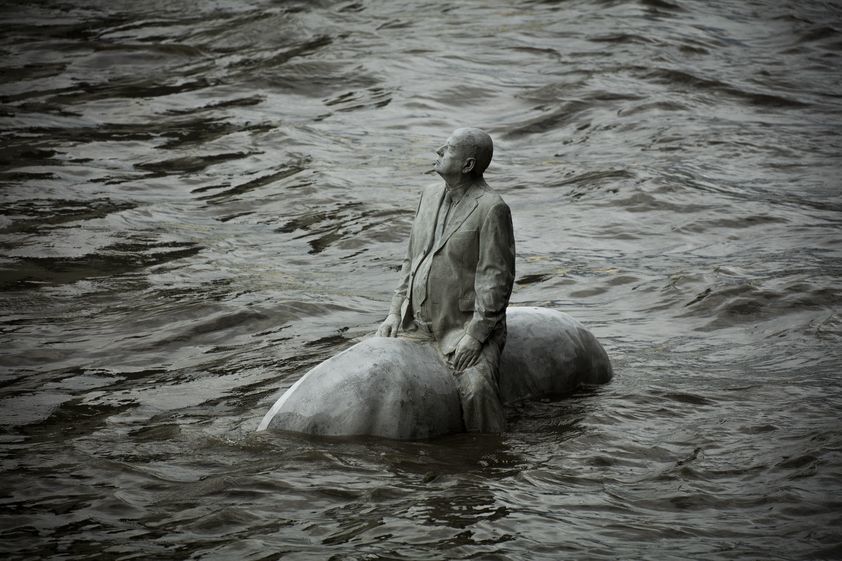 The Rising Tide, Thames, London, 2015 by Jason deCaires Taylor © Jason deCaires Taylor. All rights reserved, DACS/Artimage 2018. Photo: Jason deCaires Taylor The Rising Tide, Thames, London, 2015