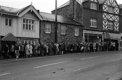 Queueing for jobs in a pub, Sheffield, 7 February 1983