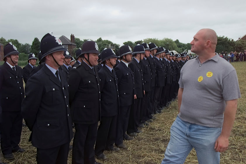Jeremy Deller's re-enactment of the Battle of Orgreave, 17 June 2001 by Martin Jenkinson © Martin Jenkinson Image Library. All rights reserved. DACS/Artimage 2018 Jeremy Deller's re-enactment of the Battle of Orgreave, 17 June 2001