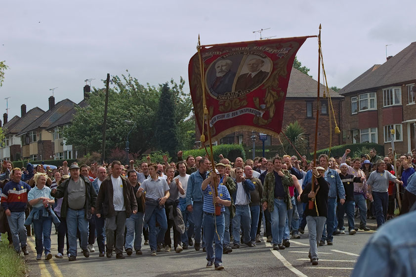 Jeremy Deller's re-enactment of the Battle of Orgreave, 17 June 2001 by Martin Jenkinson © Martin Jenkinson Image Library. All rights reserved. DACS/Artimage 2018 Jeremy Deller's re-enactment of the Battle of Orgreave, 17 June 2001